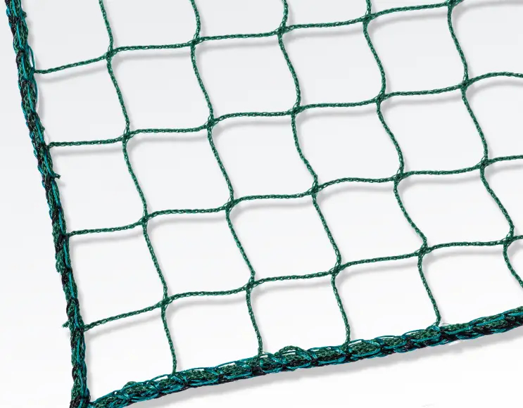Green fence net for animals, cats and dogs