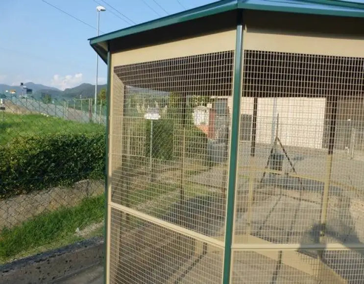 Octagonal aviary with side cm 85x 250 cm h.